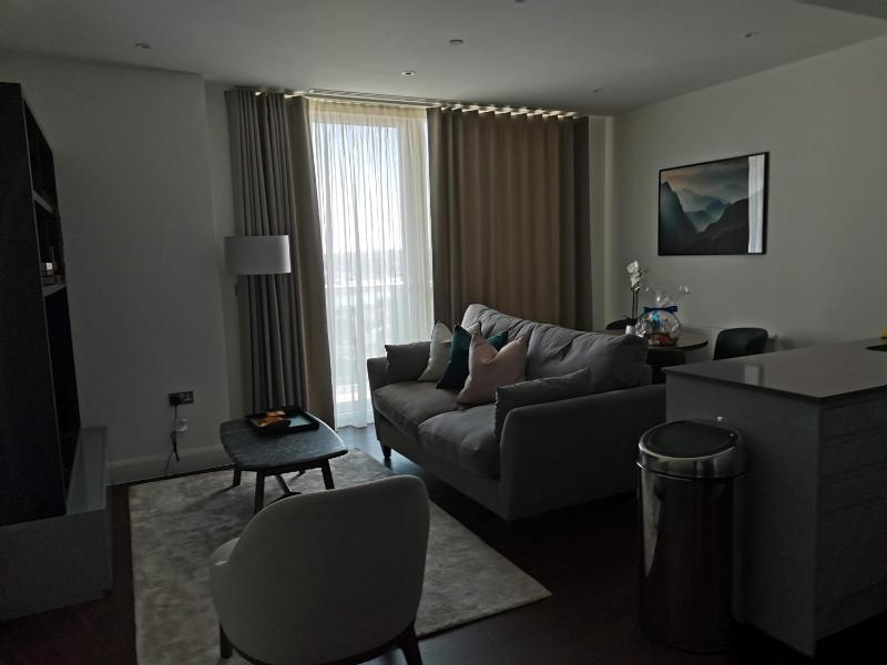 One Bedroom Apartment - Balcony image 4