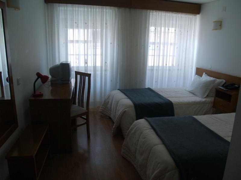 Twin Room image 1