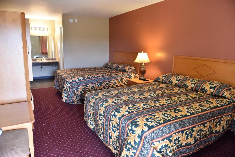 Double Room - Non-Smoking  image 3