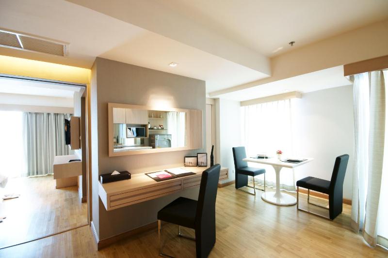 Junior Suite image 2