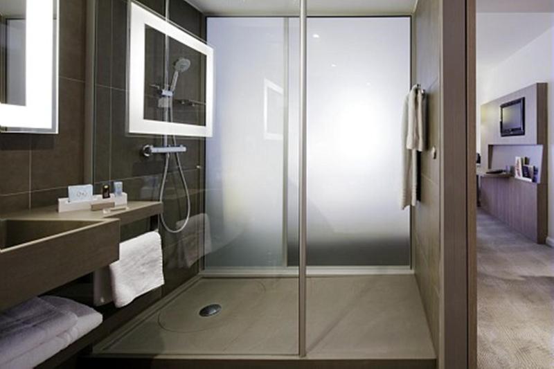 Executive Queen Room image 4