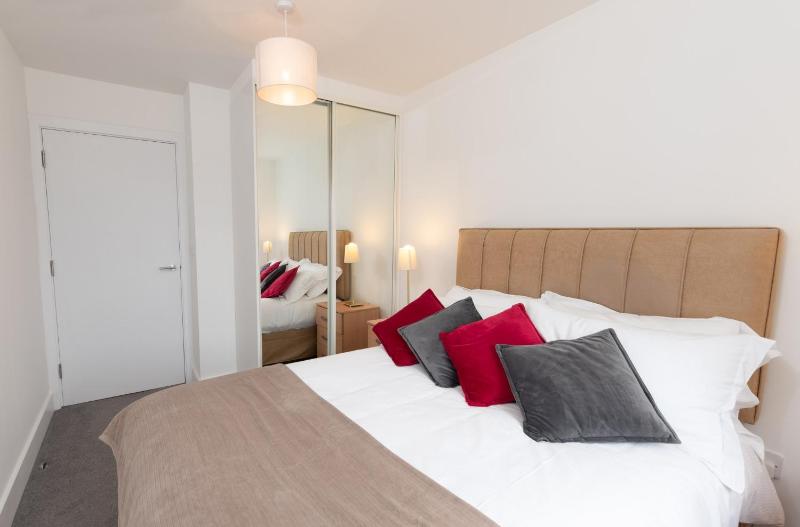 Premium Two-Bedroom Apartment image 4