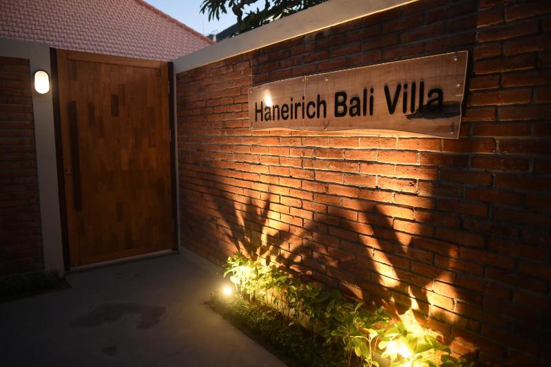 Haneirich Bali Villa - image 2