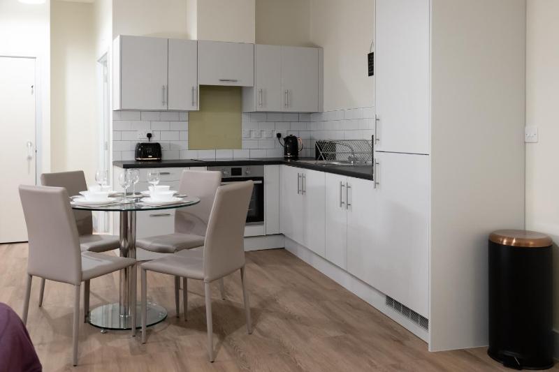 One-Bedroom Apartment image 3