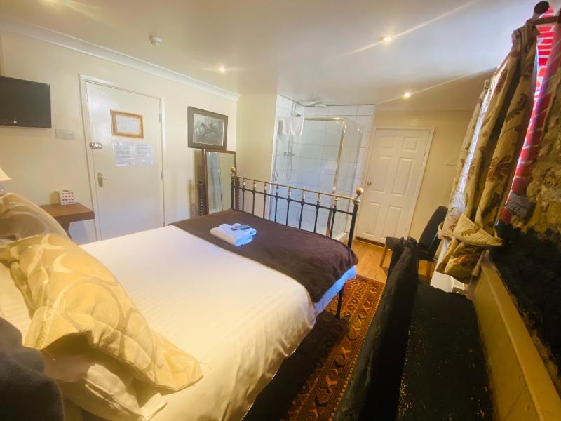 Standard Double Room image 1