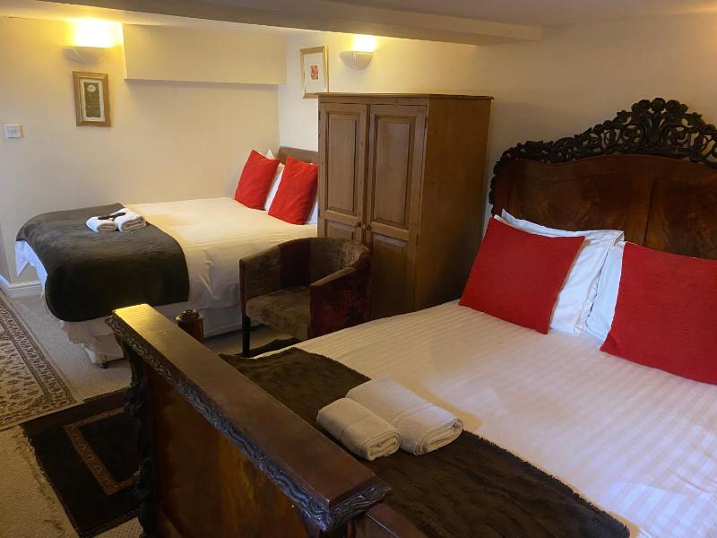Twin Room image 1