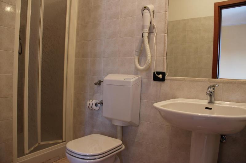Double Room image 4