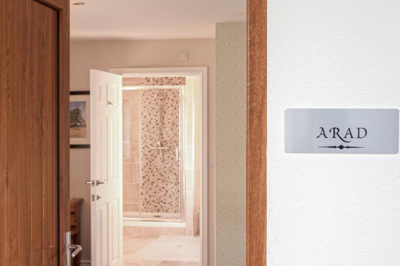 Executive Suite image 2