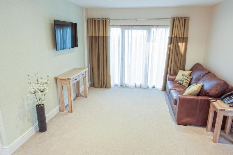 Executive Suite image 3