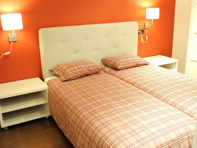 Your Home in Barcelona Apartments - image 8