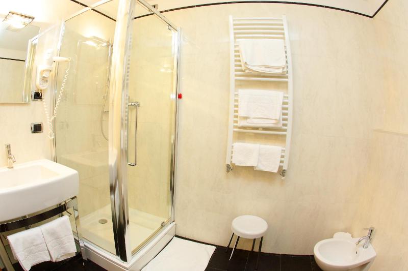 Economy Double or Twin Room image 2