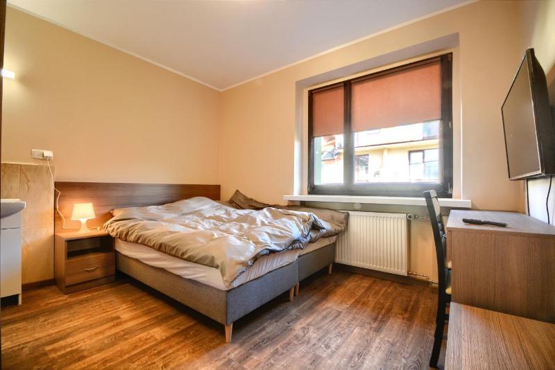 Pensjonat & Restauracja Lustrzany Zakątek - image 17