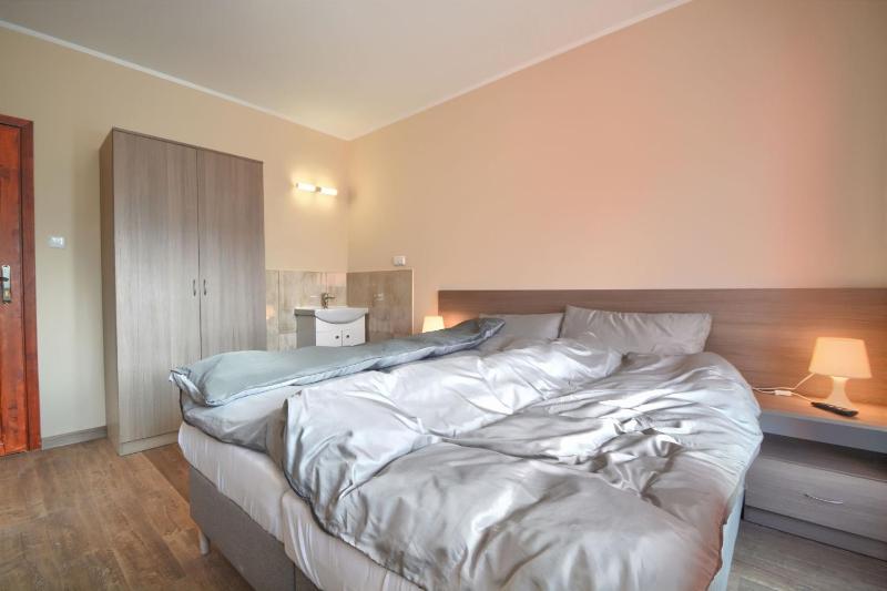 Pensjonat & Restauracja Lustrzany Zakątek - image 11