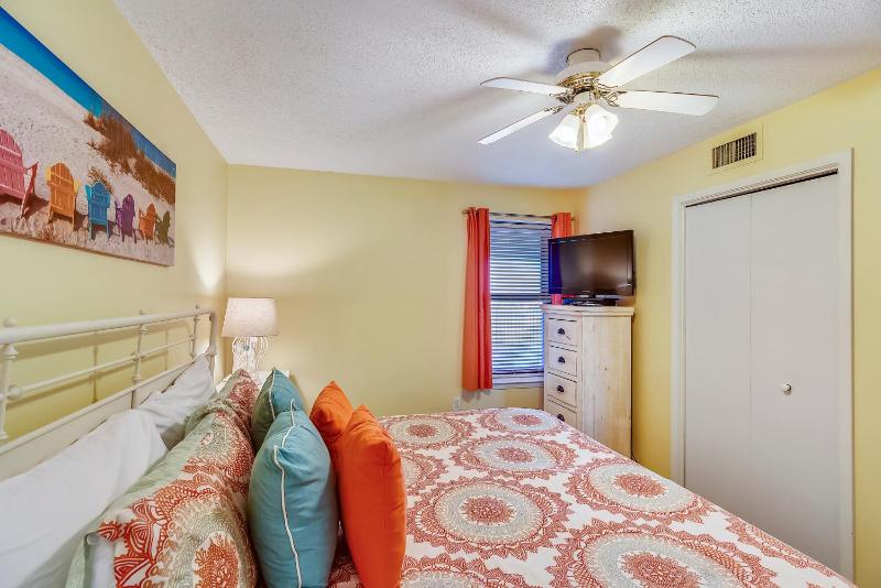 Phoenix 6 Unit 802 - image 28