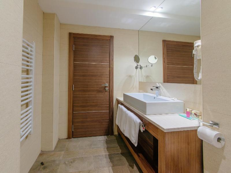 Junior Suite image 2
