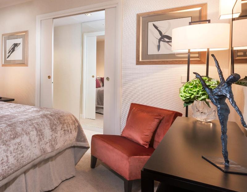 Suite (2 Adults + 2 Children) image 4