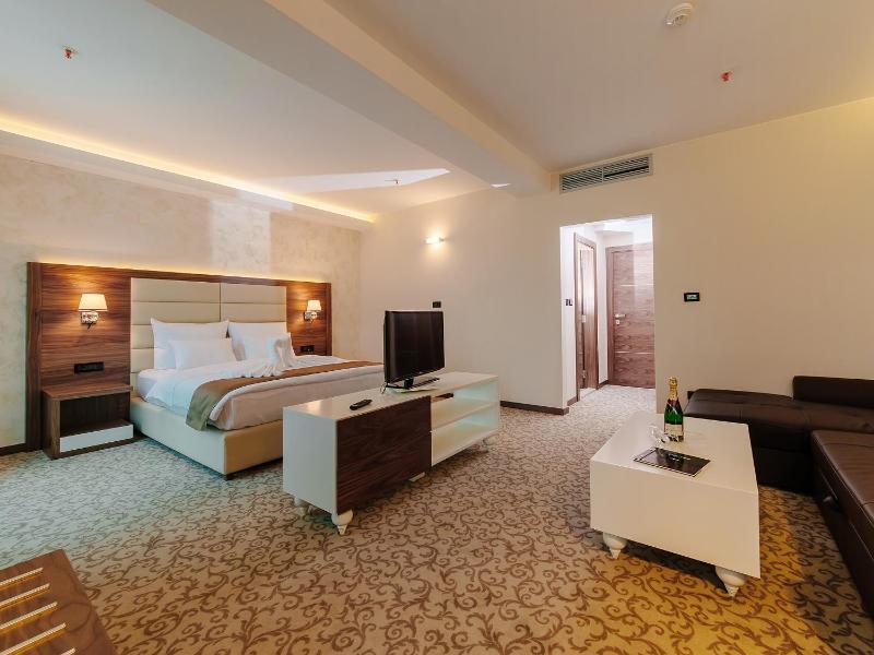 Comfort Suite image 2