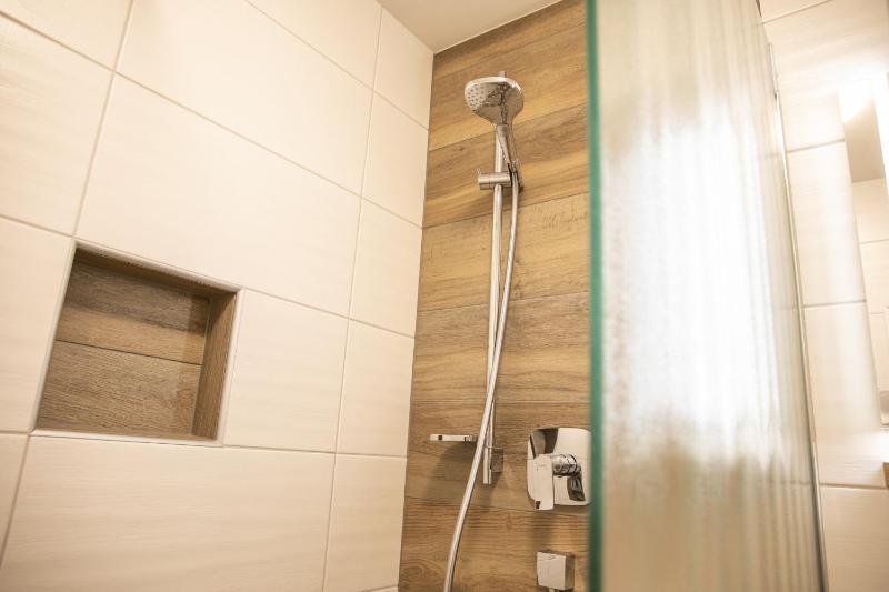 Superior Double Room with Balcony image 3