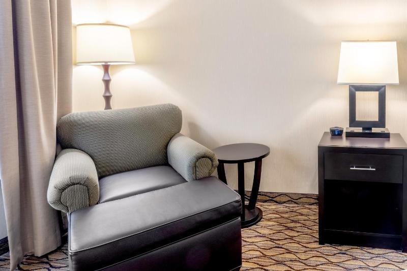 King Room image 4