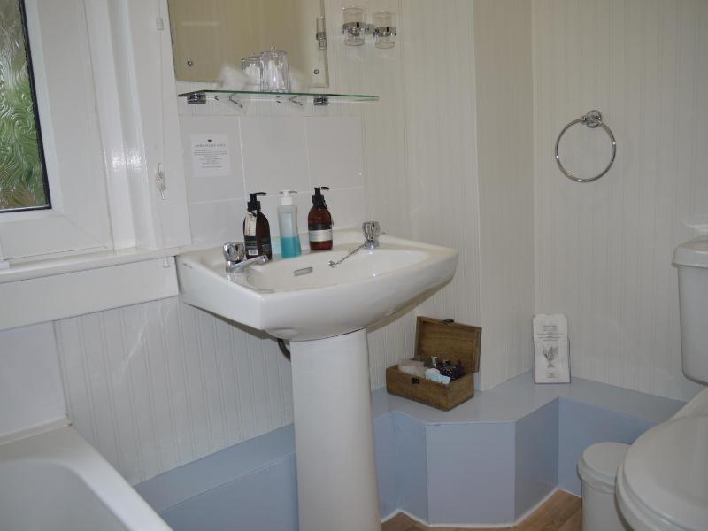 Small Double Room image 3