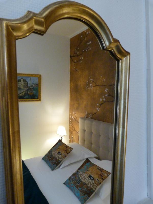 Superior Double Room with Street View image 1