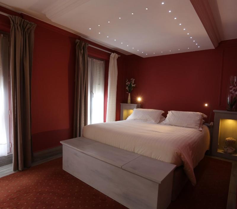 Superior Double Room image 1