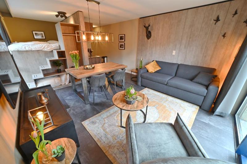 Studio Apartment image 1