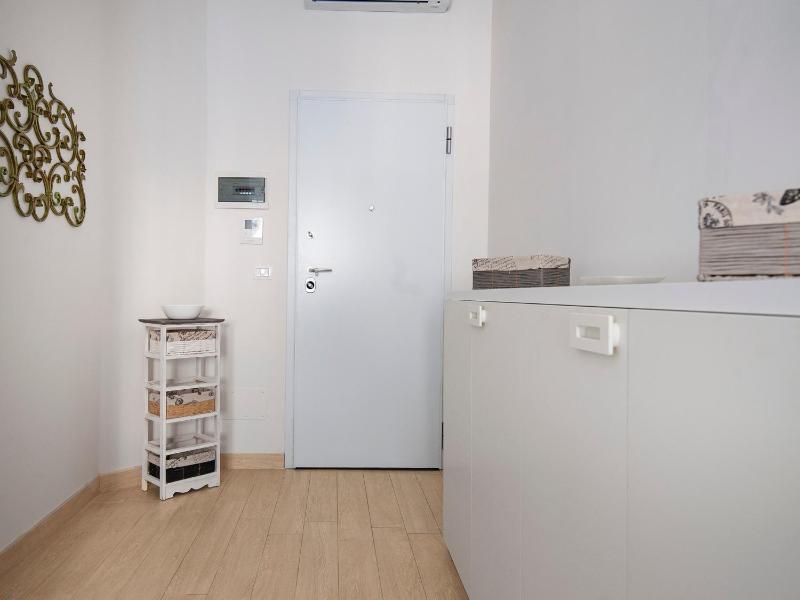 UR-NEST Dolfi - image 3