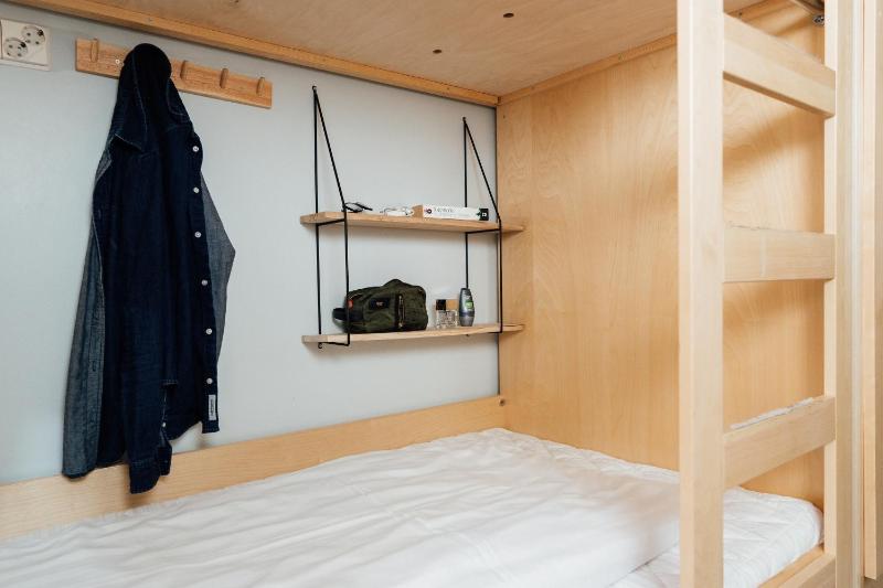 Bed in 8-Bed Mixed Dormitory Room image 4