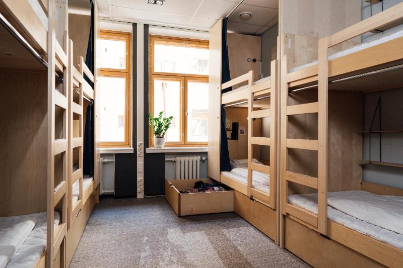 Bed in 8-Bed Mixed Dormitory Room image 1