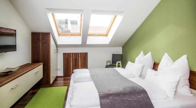 Apartment with Terrace - Green image 3
