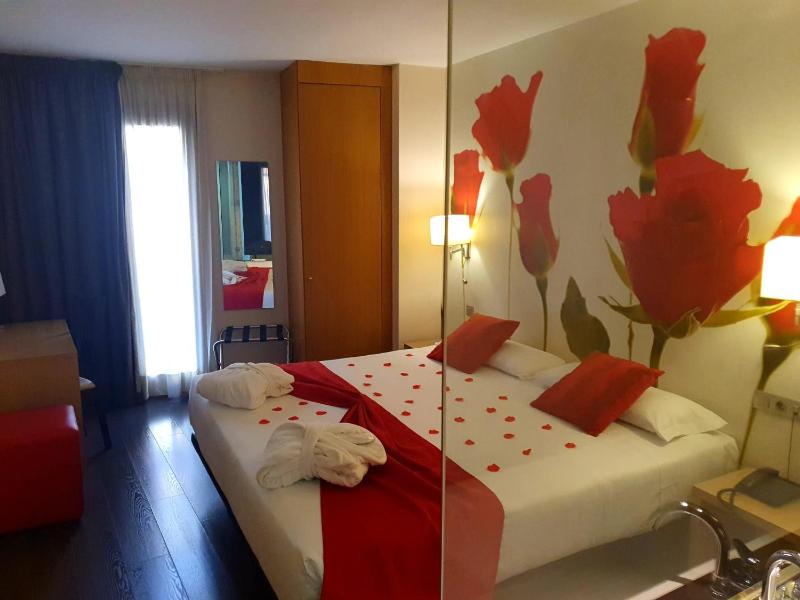 Superior Double Room image 2