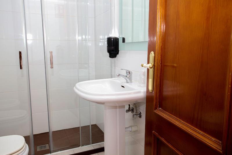 One-Bedroom Apartment image 2