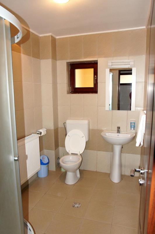 Double Room with Balcony image 2