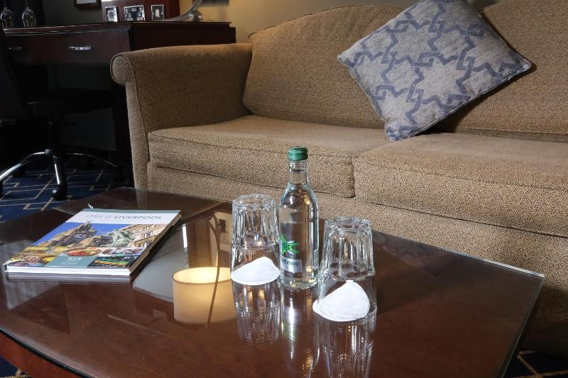 Premium King Room image 1