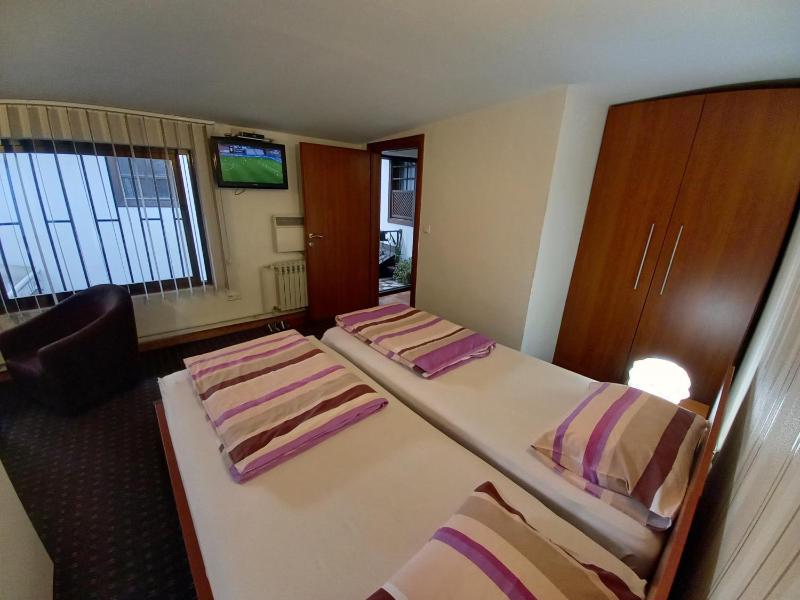 Double Room image 2