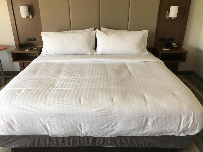 Standard Queen Room with Two Queen Beds - Communications Accessible