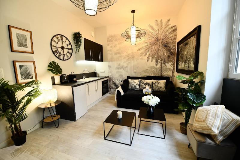 One-Bedroom Apartment image 2