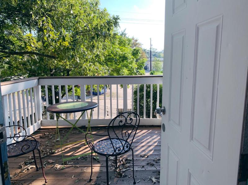 Deluxe Double Room with Balcony image 3