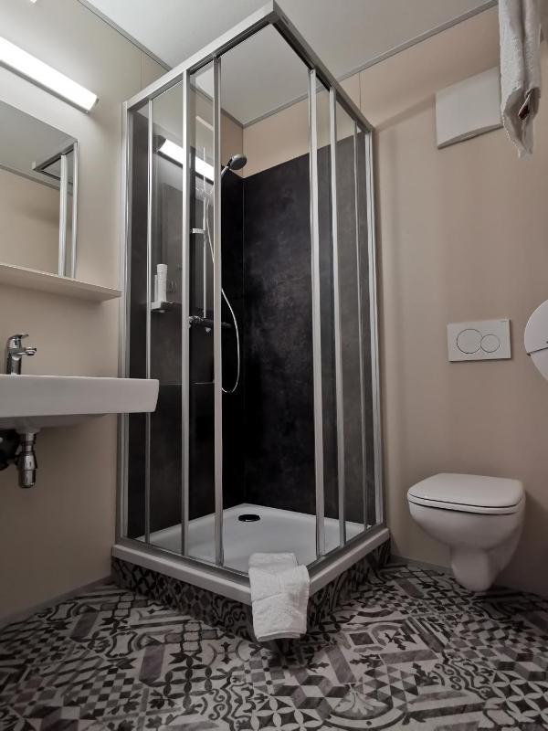 Standard Double or Twin Room image 2