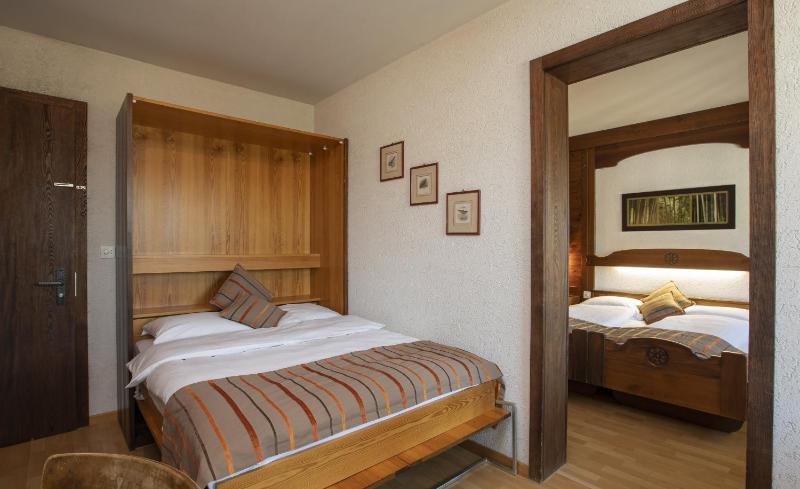 Family Suite with Balcony image 3