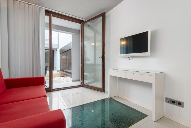 Family Room image 4