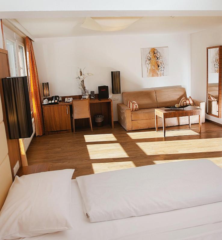 Superior Double Room image 4