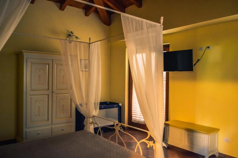 Superior King Room image 1