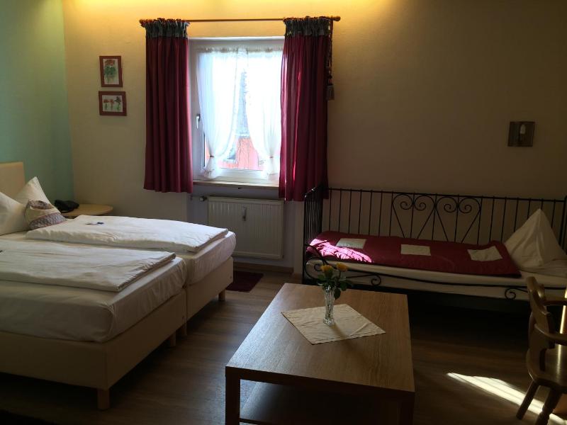 Triple Room image 3