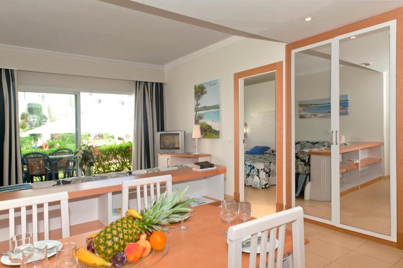 One-Bedroom Apartment with Balcony image 3