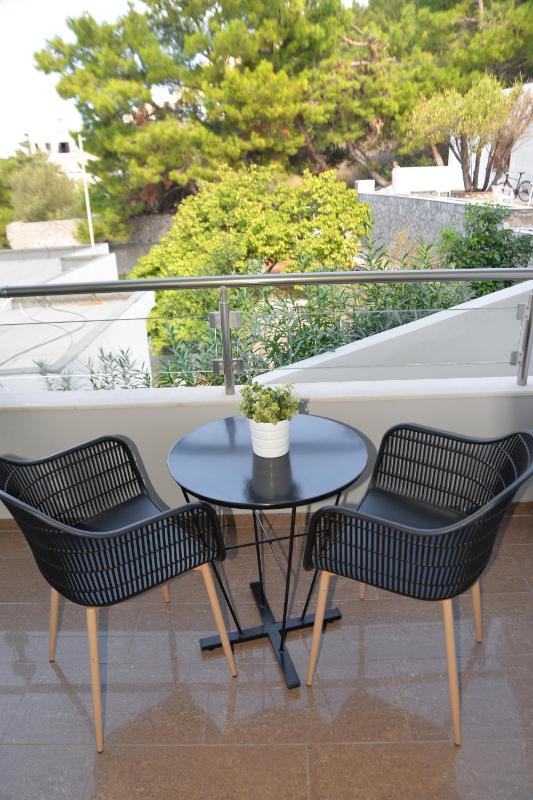 Twin Room with Balcony image 3