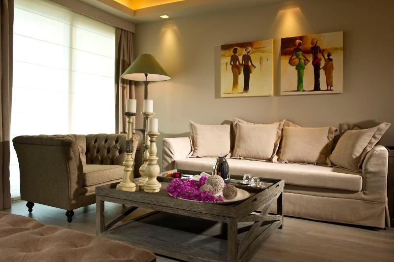 Executive Suite image 3