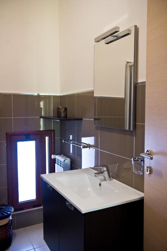 Large Two-Bedroom Apartment image 2