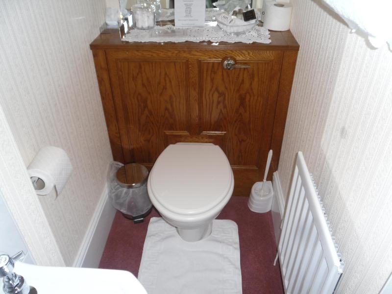 Single Room with Shower image 3